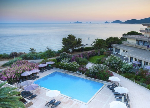 TUI Sélection Hôtel Résidence Les Calanques 3* - Formule vols + transferts + hébergement - 4