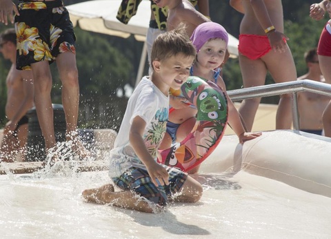 Hu Park Albatros Village, 4* - 91