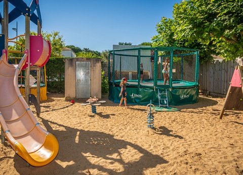 Camping Les Flots Bleus 4* - 6
