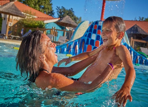 Camping Mayotte Vacances, 5* - 7