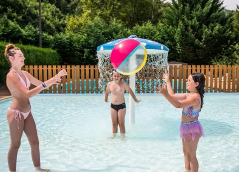 Camping maeva Escapades Le Lac de Laval-de-Cère, 3* - 3