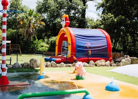 Camping Domaine Les Oréades, 5* - 63