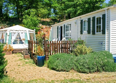 Camping le Domaine de Chanteraine, 3* - 42