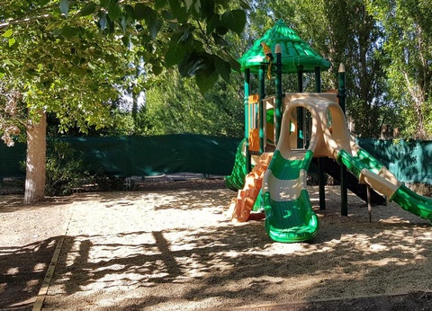 Camping Les Berges du Canal, 4* - 22