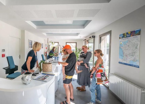 Flower Camping les Aubepines, 4* - 30