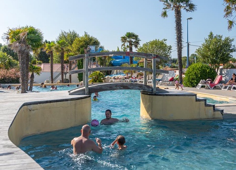 Camping L'Abri des Pins, 4* - 186