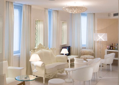 Partez en amoureux à la découverte de Paris en bateau ! - 4* - 16