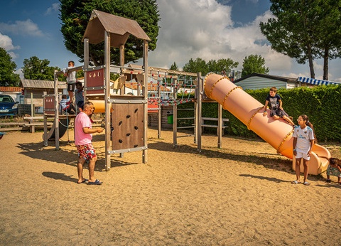 Camping Riez à la vie 4* - 28