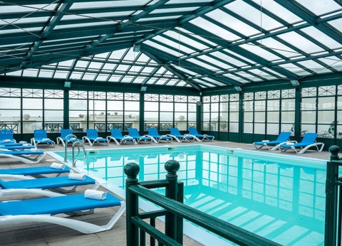 Détente face à la mer à Trouville en Normandie, accès piscine chauffée - 4* - 2