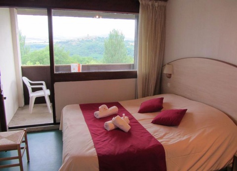 VVF Montpeyroux Auvergne en Demi-Pension - 7