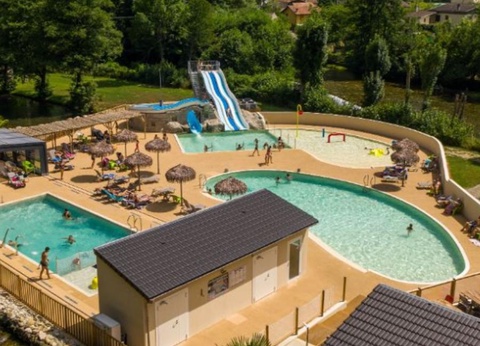 Camping des Grottes, 4* - 5