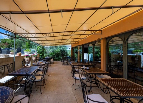 Dîner semi-gastronomique et visite du pont du Gard - 3* - 10