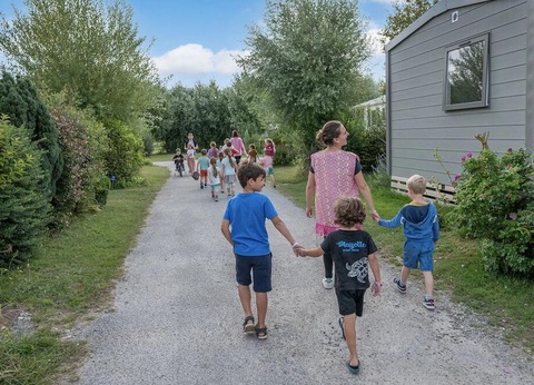 Flower Camping les Aubepines, 4* - 12