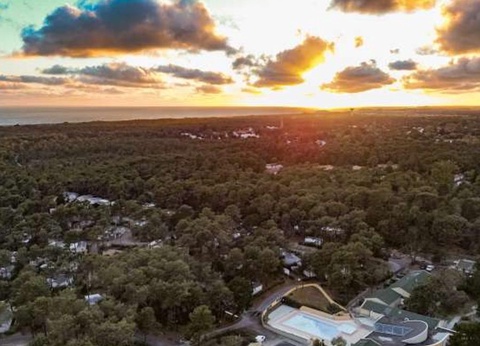 Domaine des Pins, 4* - 37