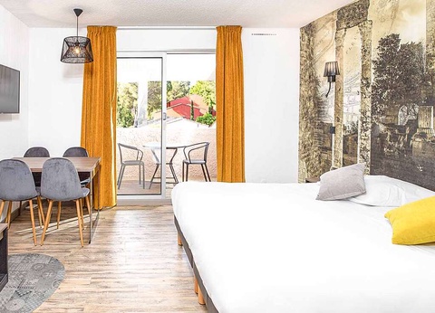 Séjour en Camargue : pension complète et détente à Arles - 4* - 7