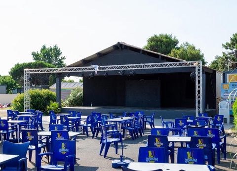 Camping Domaine Les Mûriers, 4* - 6