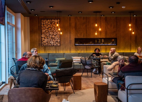 Un voyage au centre de la terre à la découverte de nombreux trésors géologiques... - 4* - 5