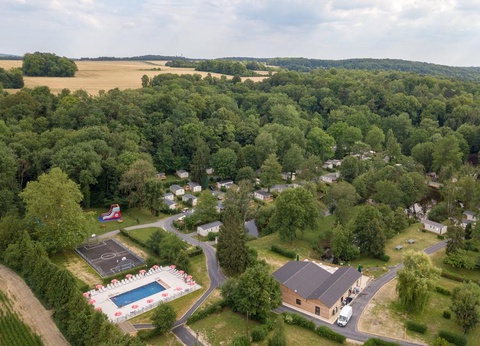 Camping - Le Grand Paris, 4* - 28