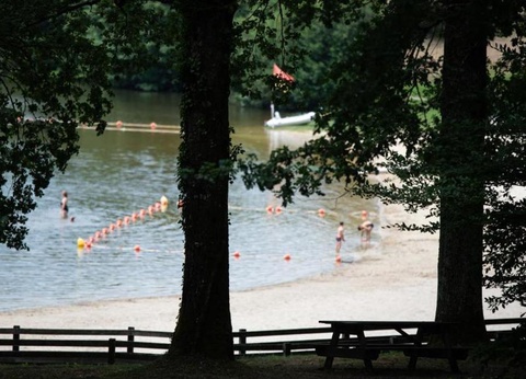 Flower Camping et Base de Loisirs de Rouffiac, 3* - 45