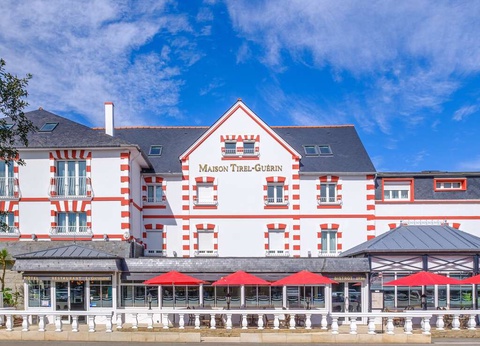 Séjour familiale à la découverte du Zoo la Bourbansais dans un hôtel de charme 4*+ Petit-déjeuner + Accès à l'espace détente + Sauna - 2