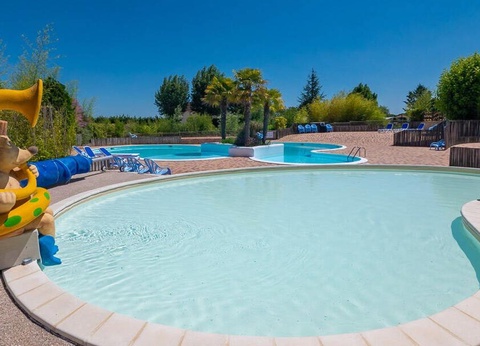 Camping Les Bois du Bardelet, 5* - 10