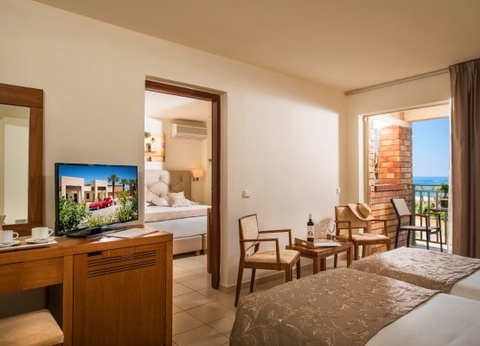 Circuit Au pays de Minos, logement au Bella Beach 5* - 22