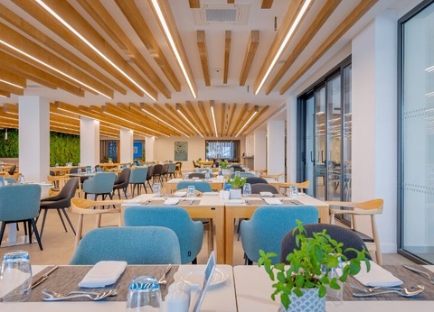 Jet Tours Signature Radisson Beach 5* - 6