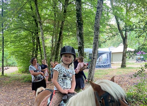 Camping Des 3 lacs, 4* - 35