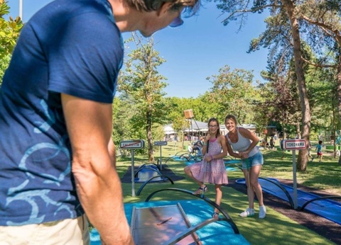 Camping Nantes Camping, 5* - 6