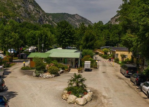 Camping des Grottes, 4* - 36