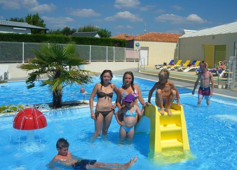 Camping du Domaine de l'Auzance, 3* - 10