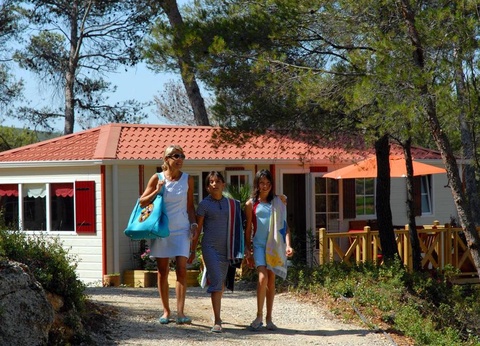 Camping Résidentiel La Pinède, 4* - 14