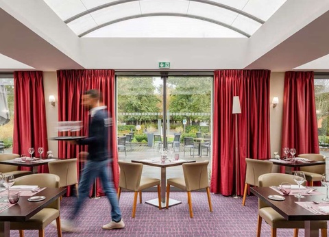 Week-end romantique avec champagne au coeur d'un parc - 4* - 4