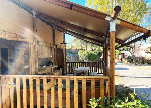 Camping Le Val de Cesse, 4* - 82