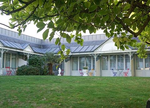 Séjour familiale à la découverte du Zoo la Bourbansais dans un hôtel de charme 4*+ Petit-déjeuner + Accès à l'espace détente + Sauna - 6