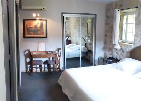 Escapade dans un château près de Nîmes avec dîner et espace détente - 4* - 22