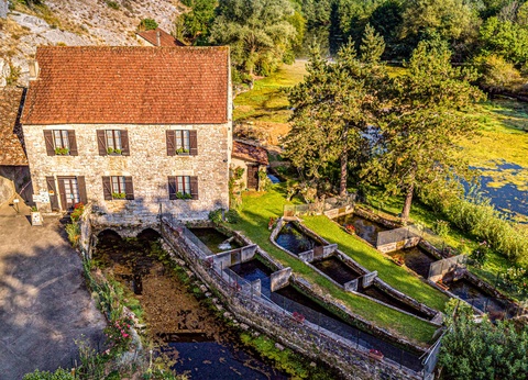 Profitez d'une escapade romantique avec champagne dans la ville historique de Rocamadour - 4* - 31