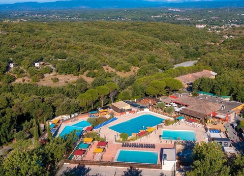 Camping Domaine de Chaussy, 4* - 6