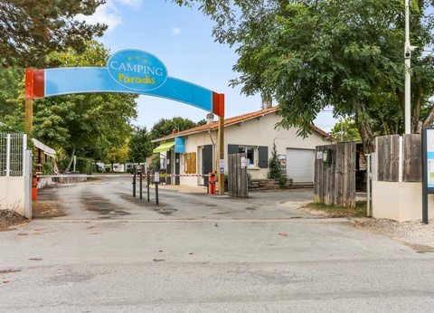 Camping Paradis des Pins - Royan, 4* - 13