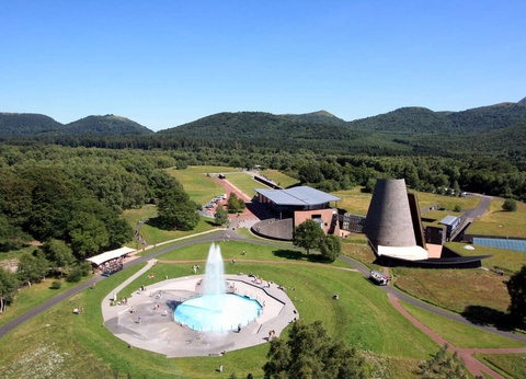 À La conquête des volcans en Auvergne avec entrées à Vulcania (27 minutes en voiture) - 3* - 14