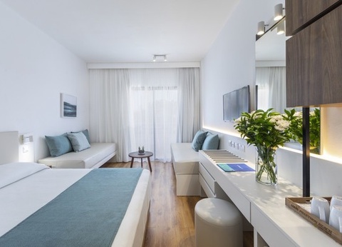 Hôtel Louis Phaethon Beach 4* - 9