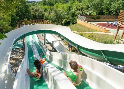 Camping Romanée - Les Grottes De Roffy 4* - 58