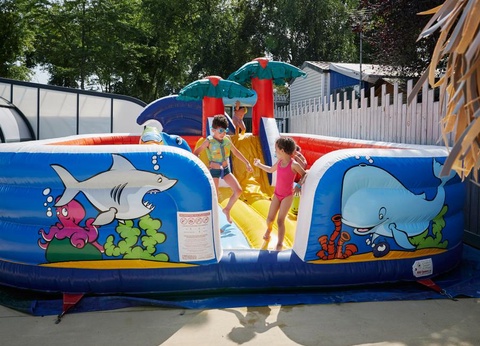 Camping L'Etang du Pays Blanc, 4* - 71