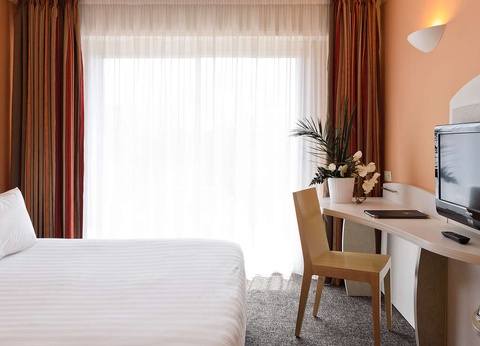 Pause ensoleillée au coeur de Juan les Pins - 3* - 16