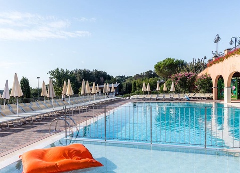 Village Hu Norcenni Girasole, 4* - 4