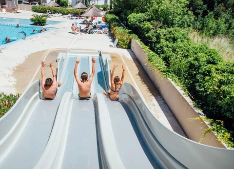 Camping Les Pins, 4* - 8