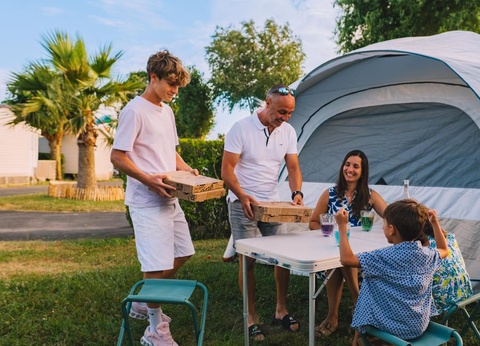 Camping Le Château, 5* - 46