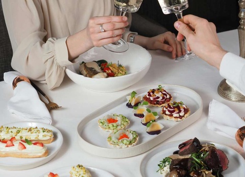 Célébrez la Saint-Valentin à Nîmes autour d'un dîner et d'une musique live - 3* - 34