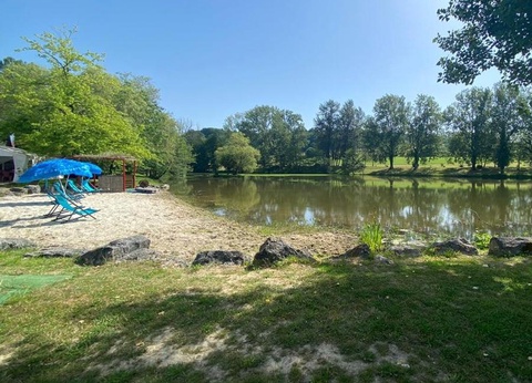 Camping les Etangs du Plessac 4* - 44