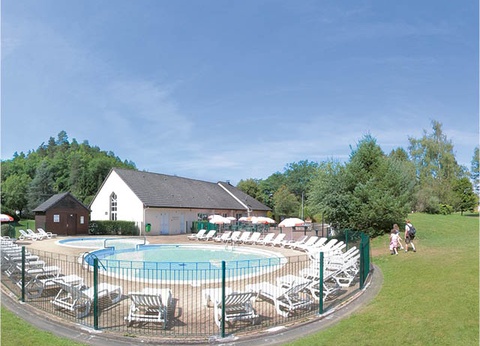 VVF Cantal Champs-sur-Tarentaine 3* - 6